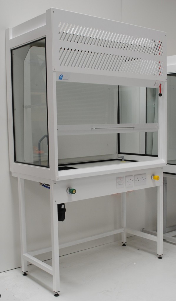 Academia fume cupboard for schools