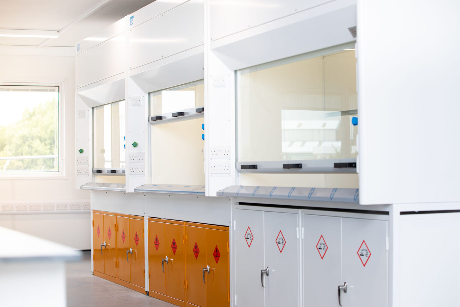 ILS • Energy Saving VAV Fume Cupboards